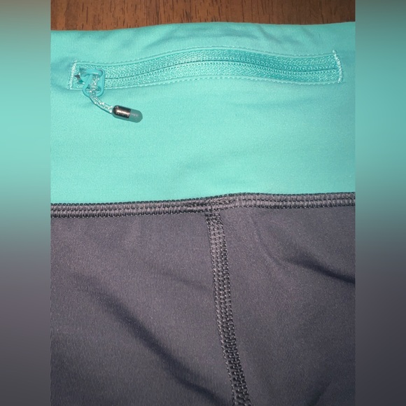 Lululemon Cut the 20" Crop Ruched Luxstreme Capri Gym Running Casual Comfy Sz 8 - Picture 4 of 7